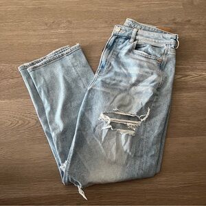 American Eagle mom straight Jean size 10 regular